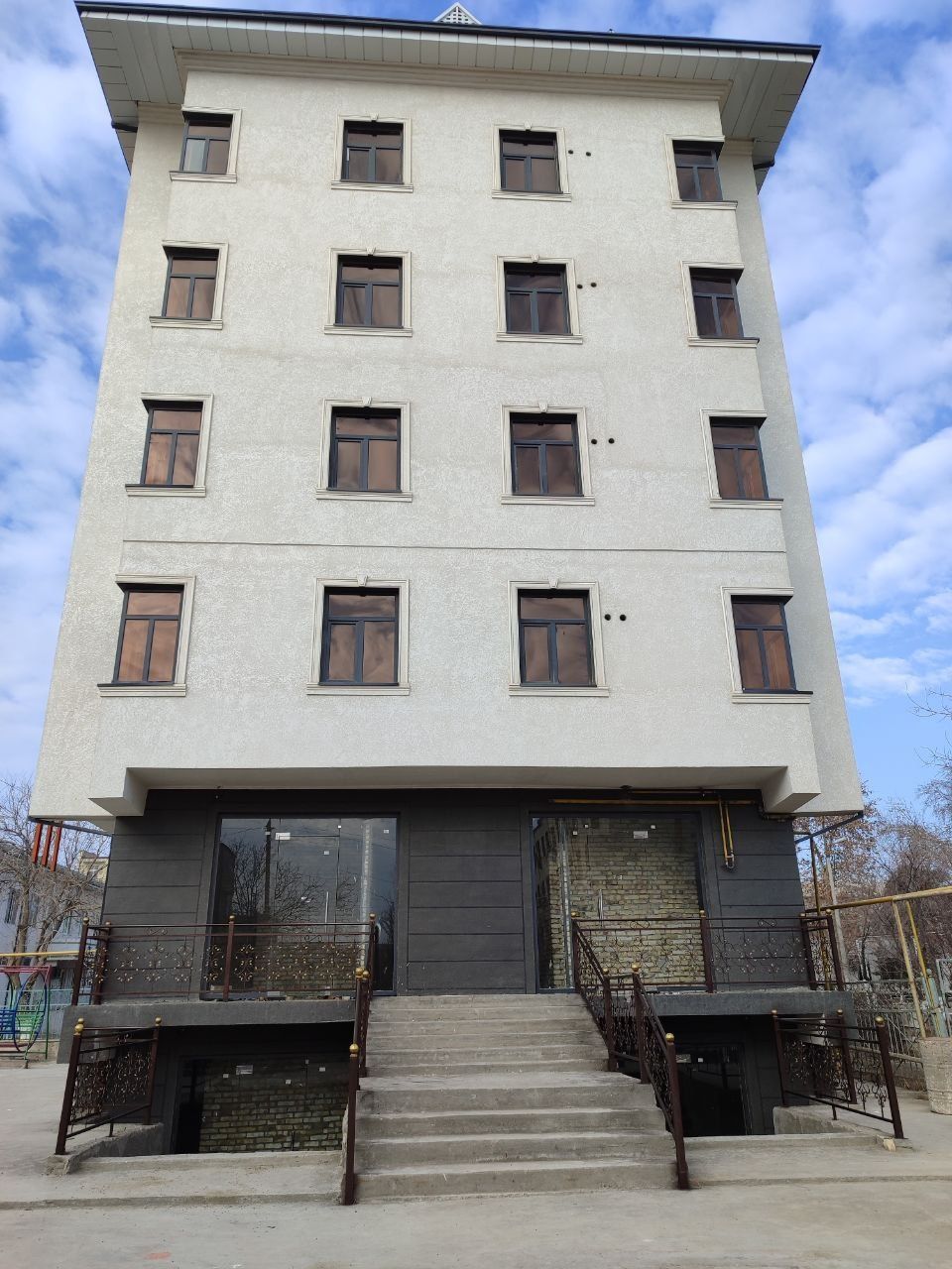 Chevar Baxt orqasida joylashgan 214 kv m