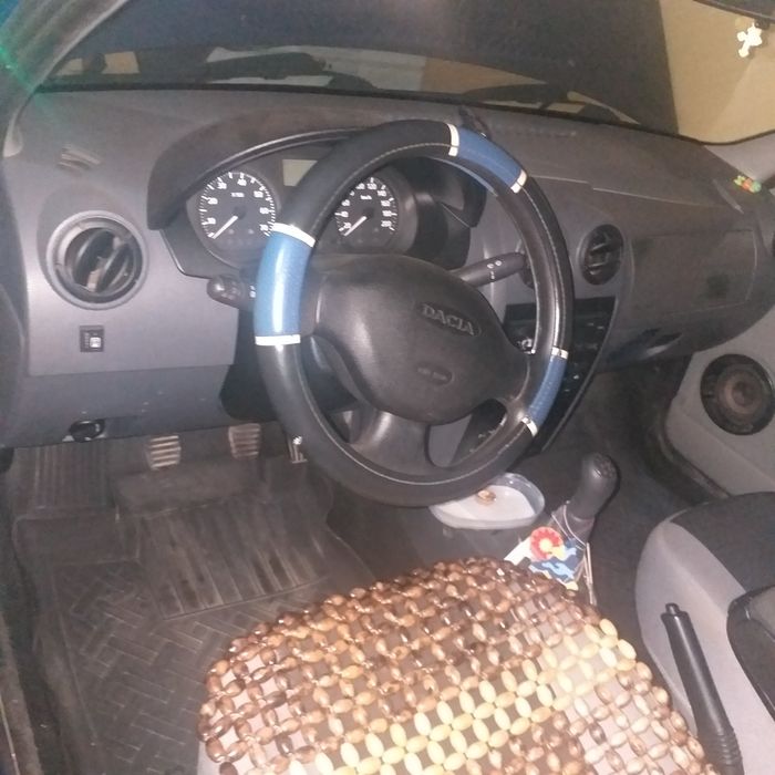 Vând Dacia Logan unic proprietar masina de garaj