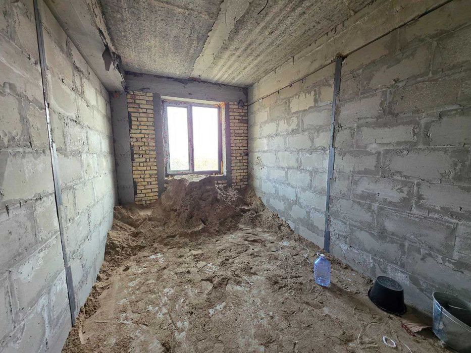 Продаётся 2х комн квартира на 3 этаже Ор-р Пиридастгир