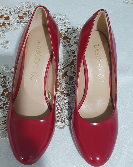 Vând pantofi damă  cu toc