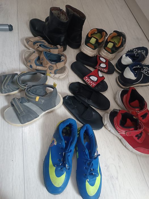 Продам все обуви комплектом