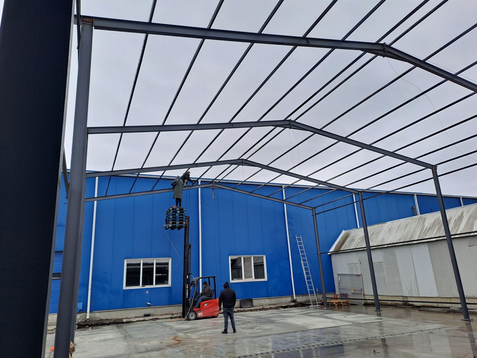 Vand hale metalice pe baza de comanda clientului 10×20×4