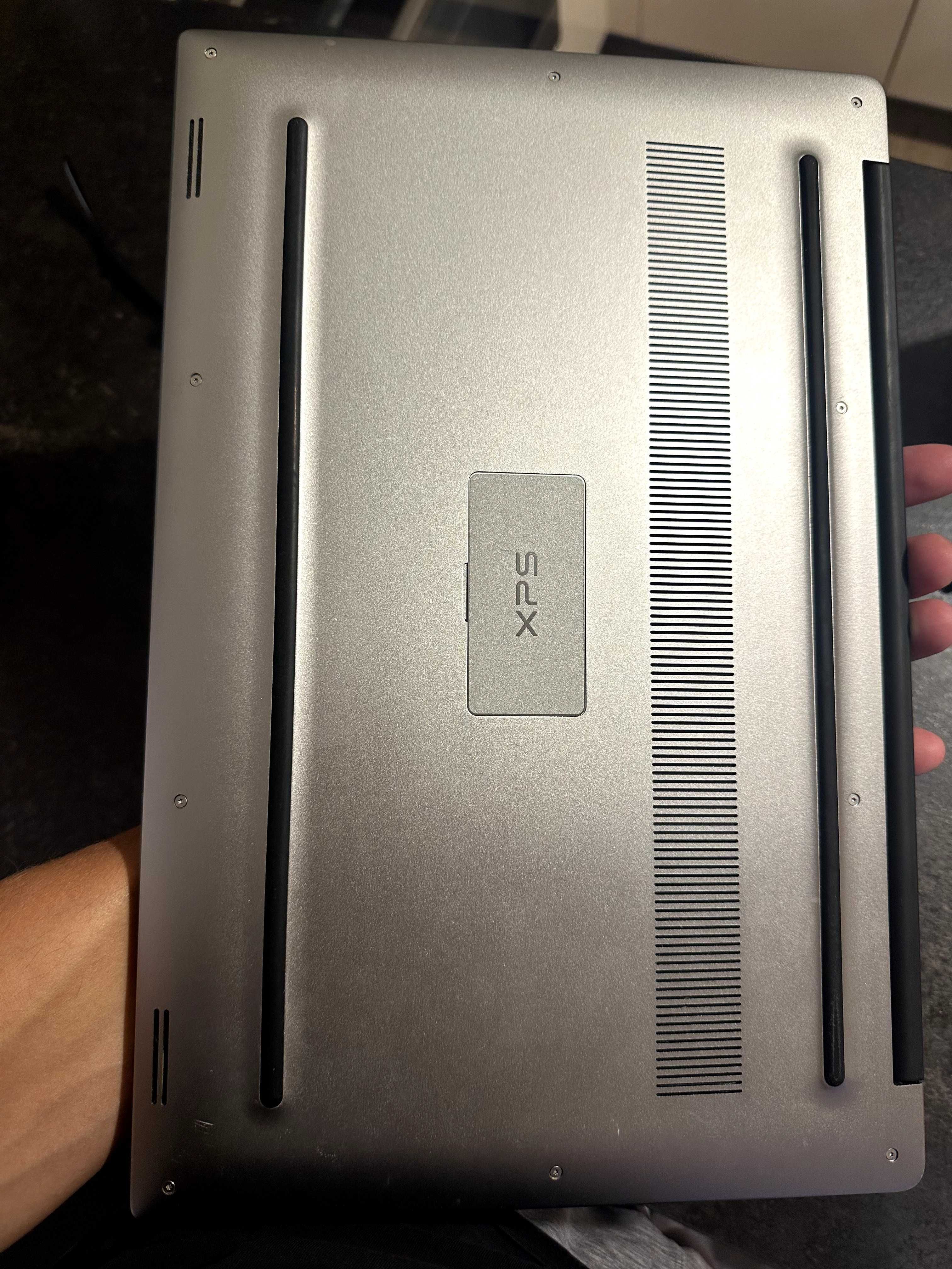 DELL XPS 15 9560