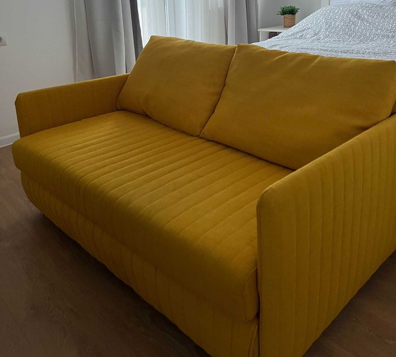 Canapea Ikea galbena