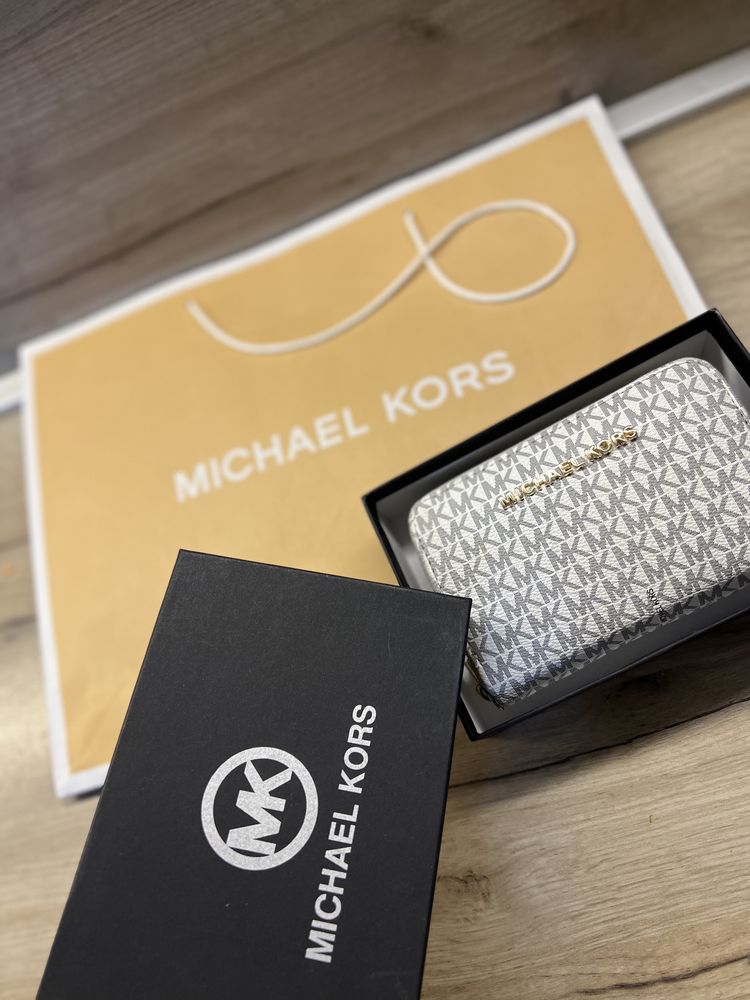 Michael Kors оригинален портфейл