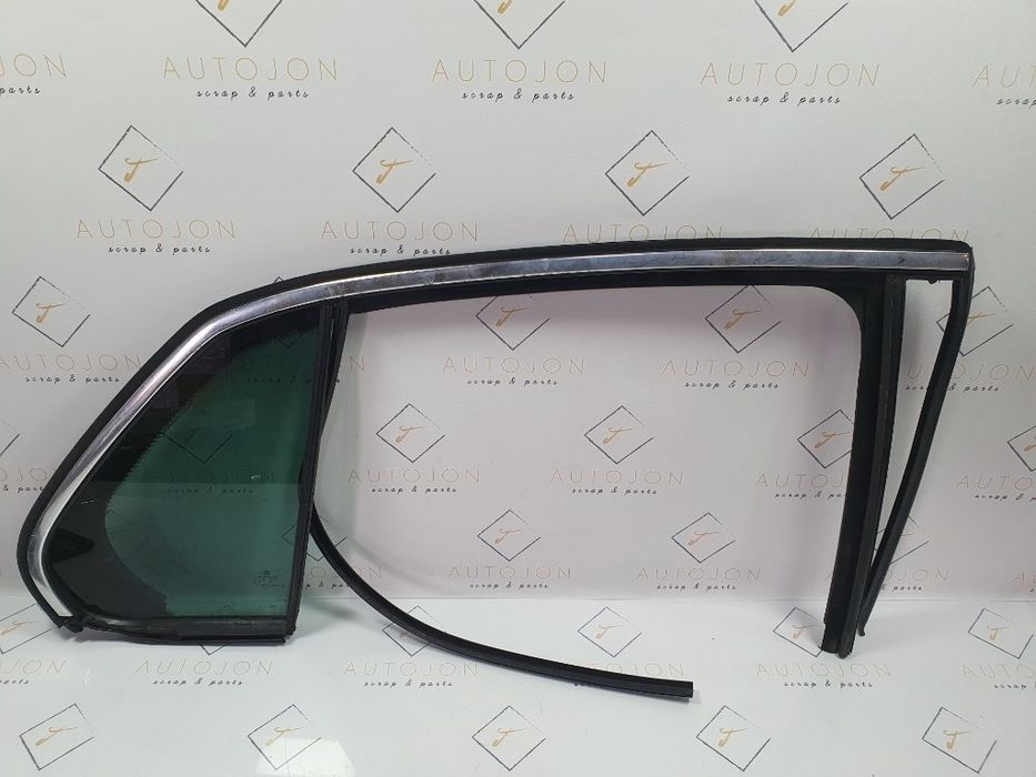 Geam fix dreapta spate cu rama dreapta spate VOLKSWAGEN JETTA III 1K2