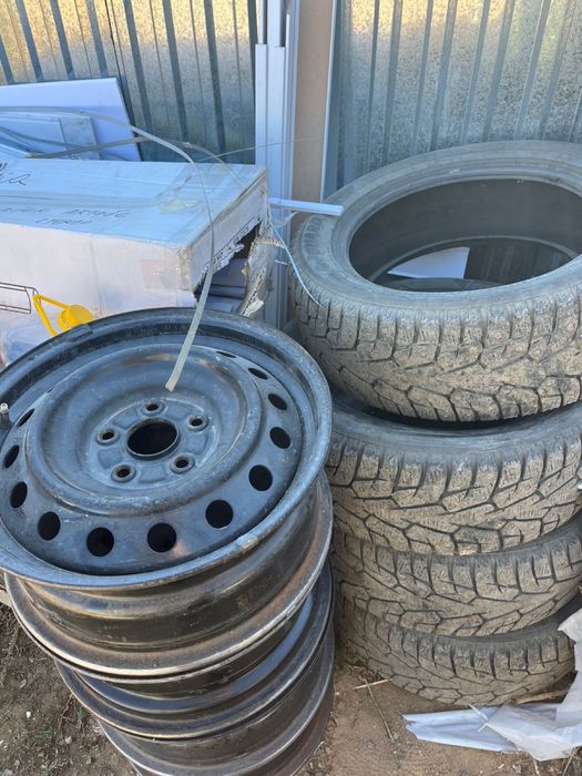 Продам Шипы р16 в хорошом состояние