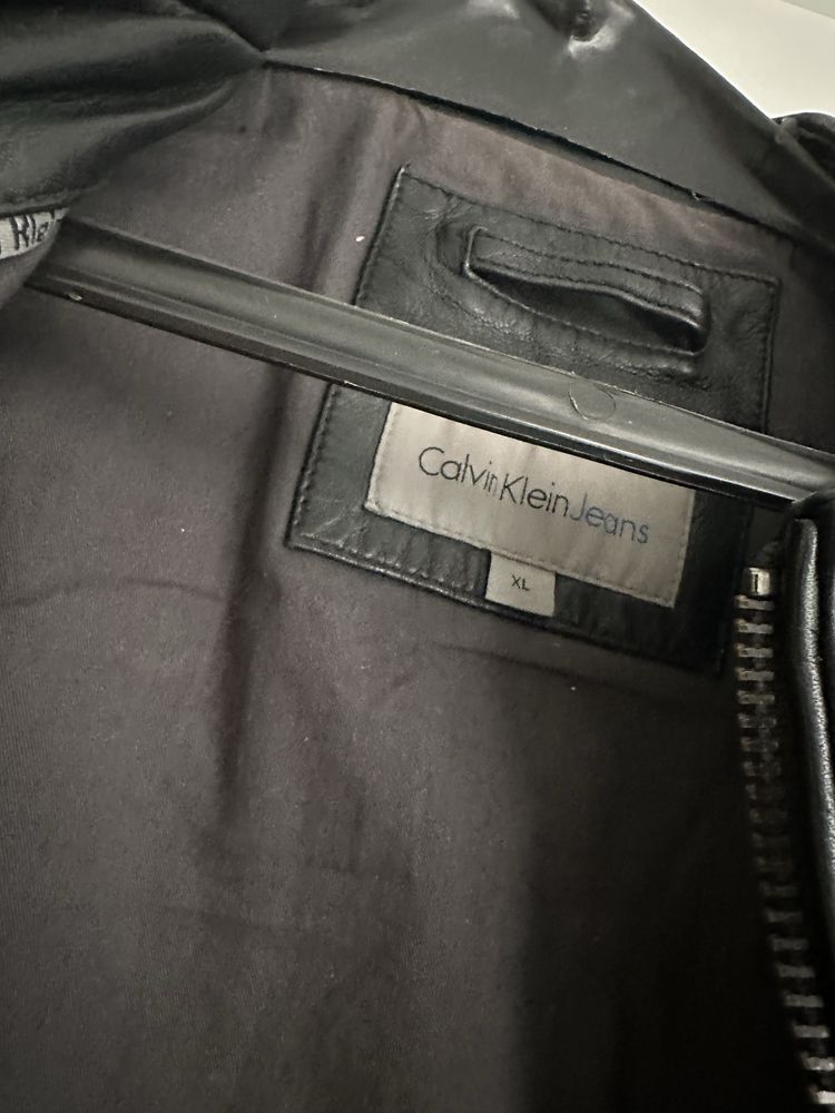 Calvin Klein кожено яке