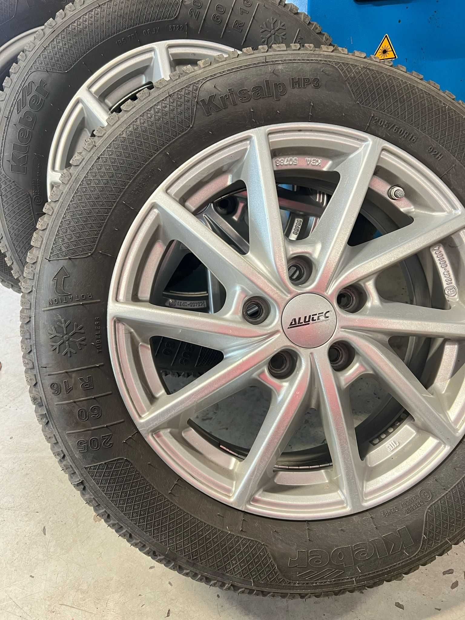Roti (jante + anvelope) iarna dot 2022 205/60 R16