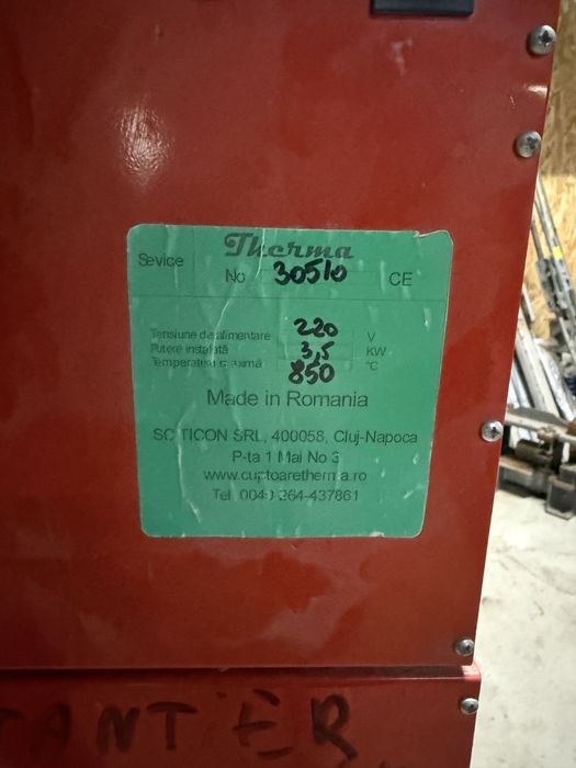 Utilaj pentru a face sticle bombate