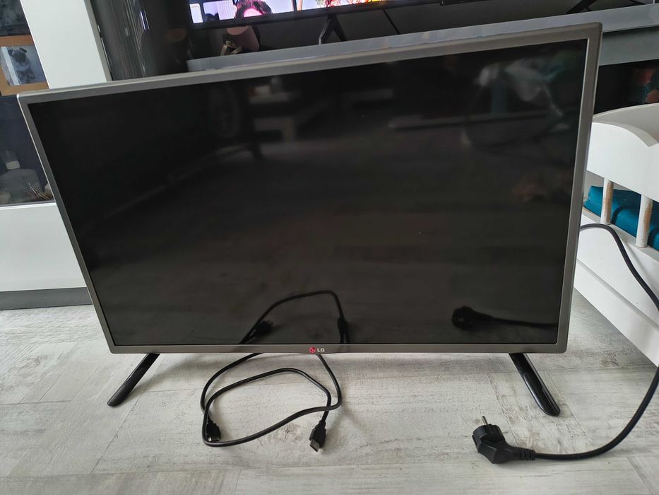 Телевизор 32 инча