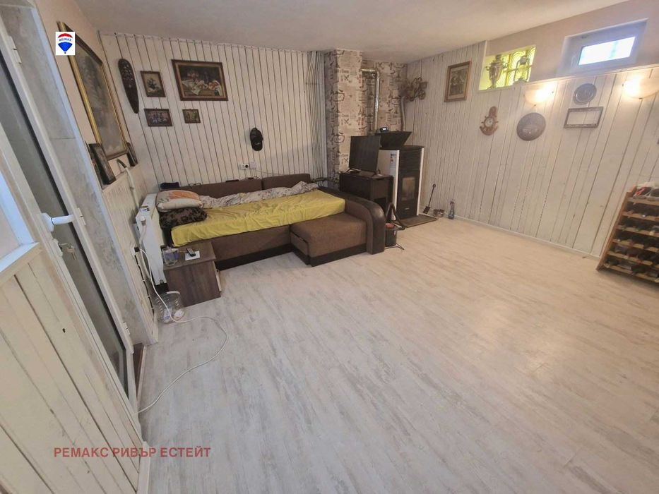 Селска къща за продажба в с. Красен, обл. Русе