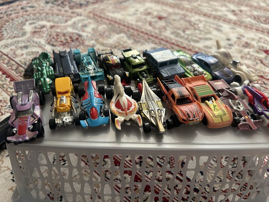 Машинки HotWheelss