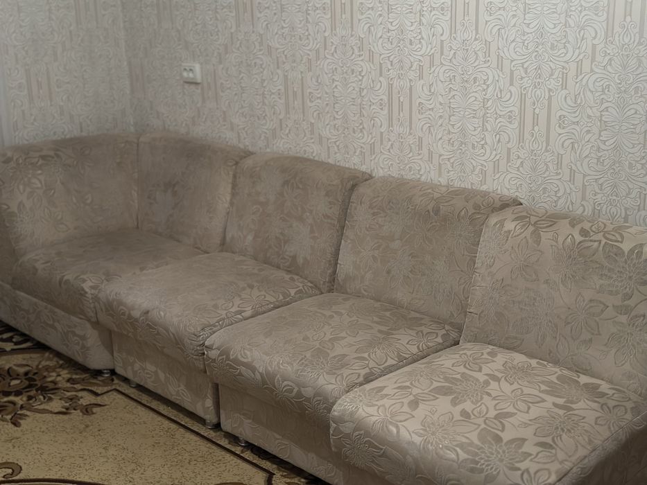 Диван 3 метра…………………