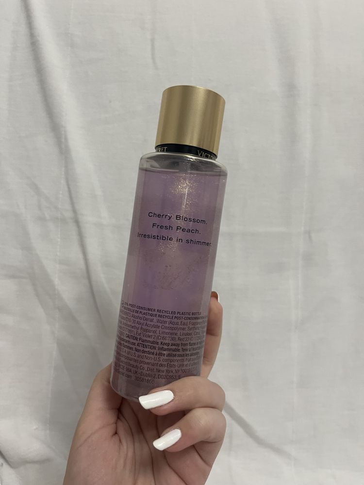 Spray de corp cu sclipici Victoria’s Secret love spell