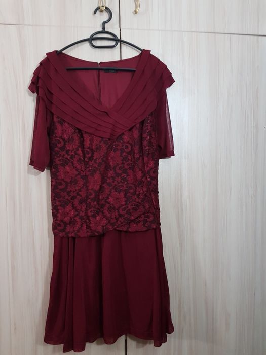 Рокля и чанта цвят бордо