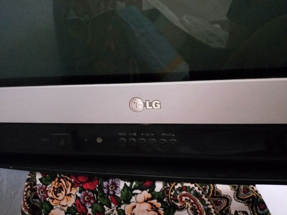Телевизор LG (б/у)