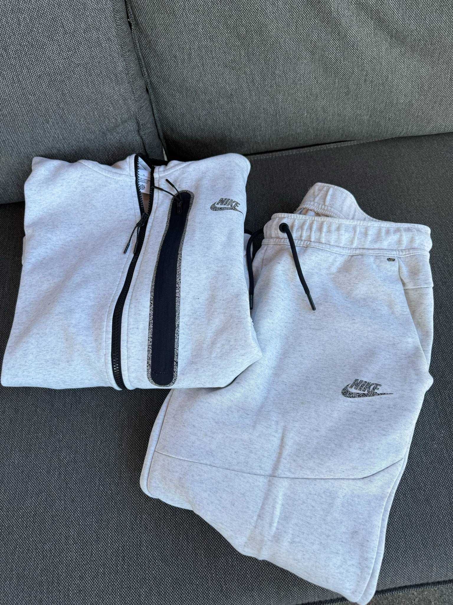 Мъжки спертен екип Nike Tech - M размер