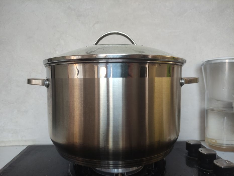 Кастрюля стальная 9 литров