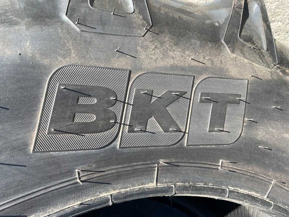 BKT Anvelope agricole de tractor spate 18.4-30 cu 12pliuri Case IH