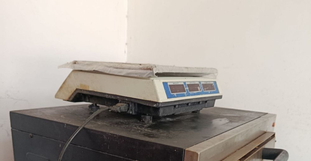 Электрон тарози сотилади.Ишлаши яхши..