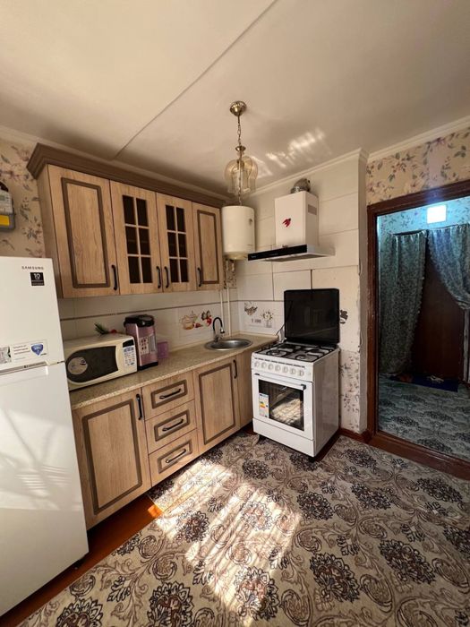 Kvartira arendaga beriladi. Manzil: Aziz bozor