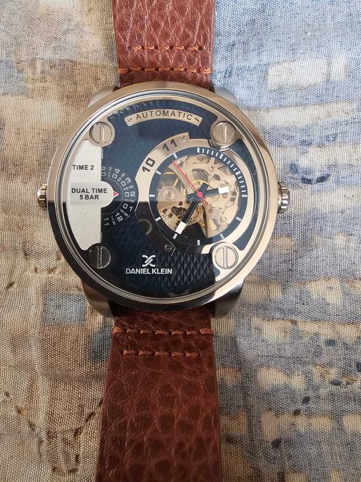 Продам часы с автозаводом.