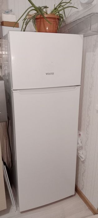 Холодильник Vestel