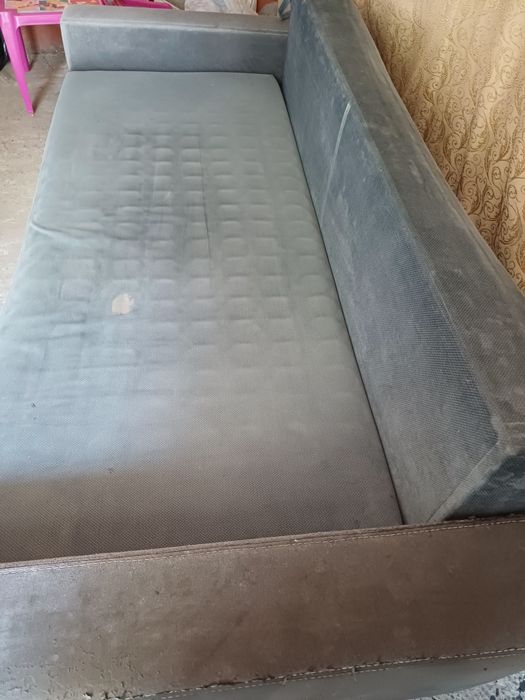 Canapea extensibila cu lada depozitare