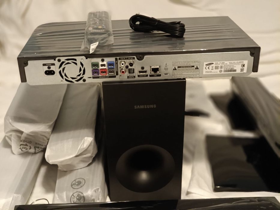 Sistem NOU Home Cinema SAMSUNG HT-J4550 Smart 5.1 cu Blu-ray și DVD