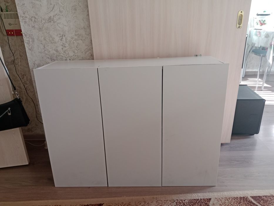 Шкаф на стену за 15 тыс.