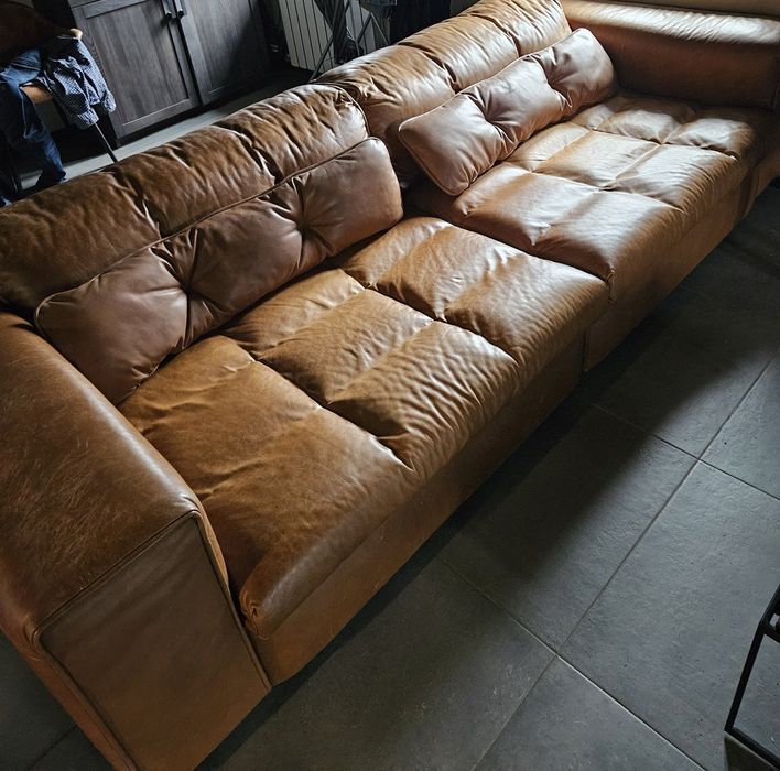 Запазен кожен диван