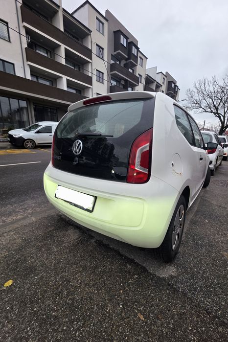 Vând VW up 2013 motor 1,0 benzina + Gaz