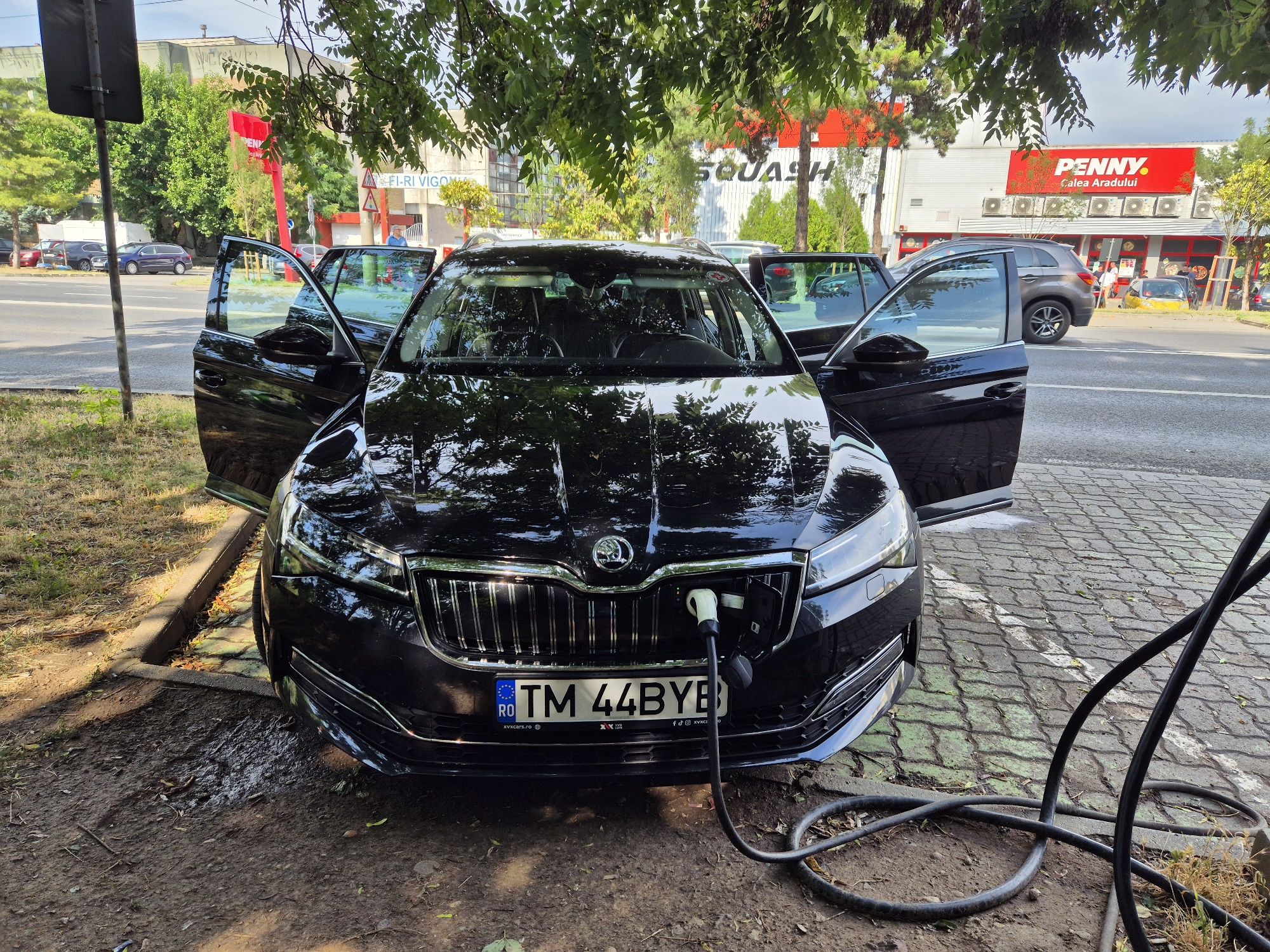 Skoda Superb Combi PlugIn DSG Laurin&Klement Matrix Ambientale
103.011