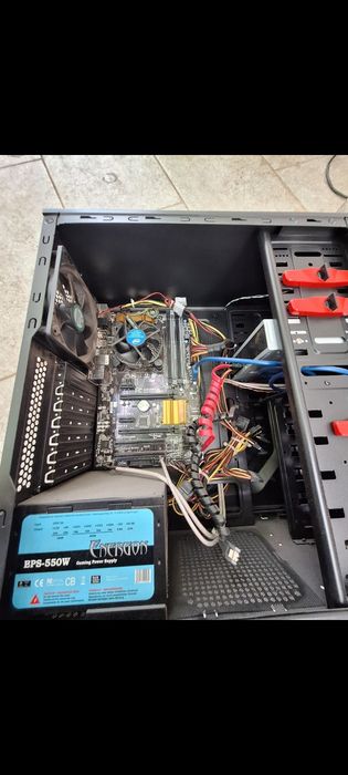 Computer i7 și monitor Phillips