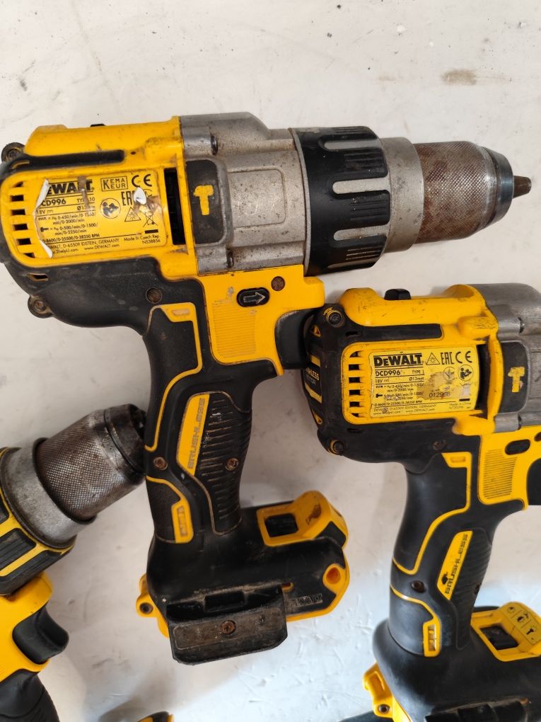 Мощен безчетков удърен винтоверт Девалт DeWALT DCD995 DCD996