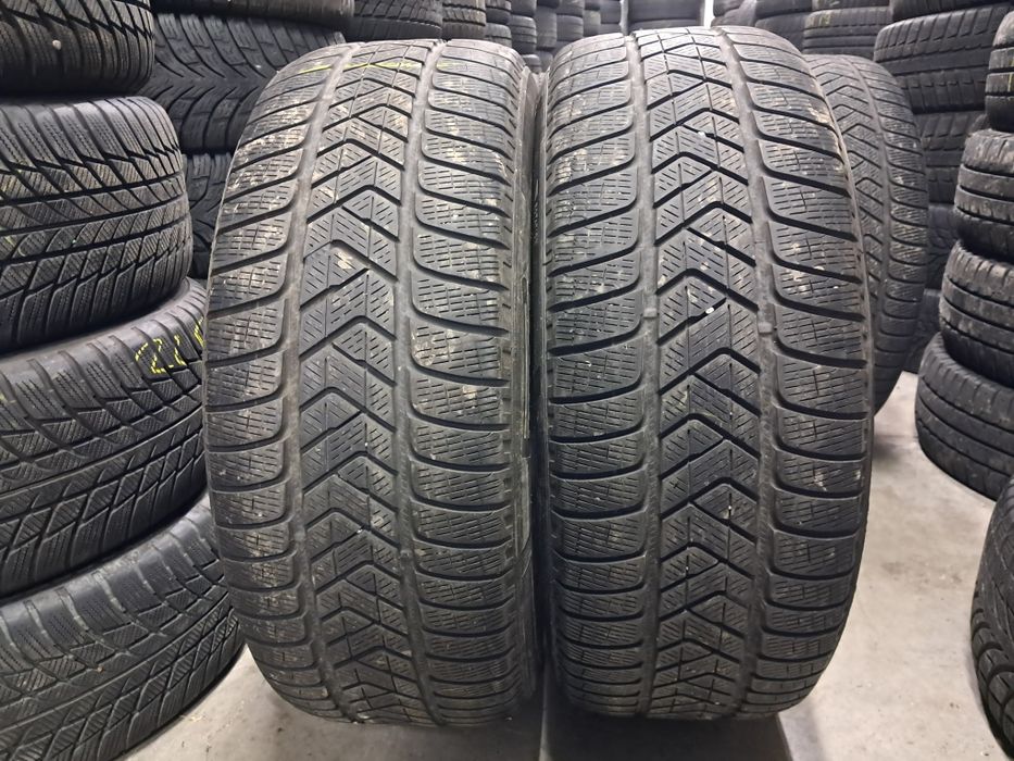 Anvelope second iarna 235 55 R19 Pirelli RFT*