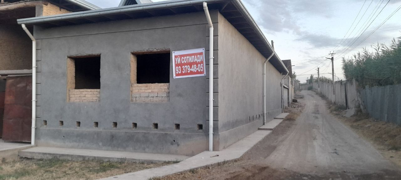 Hovli uy sotiladi Toshkent tumani 6 so'tix 6xona