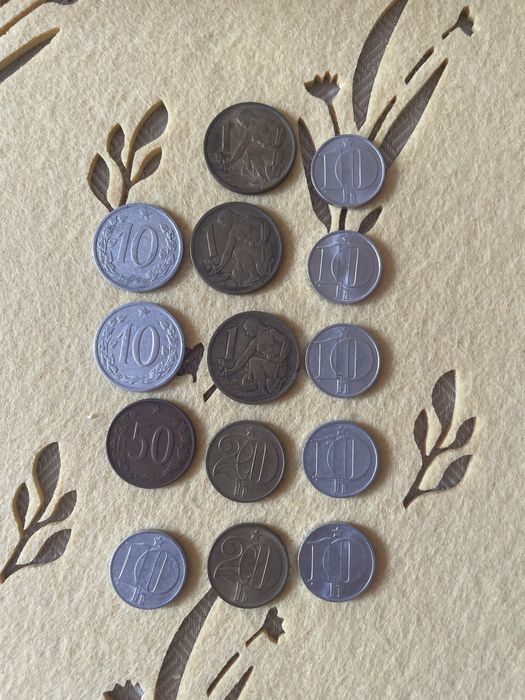 Различни стари монети