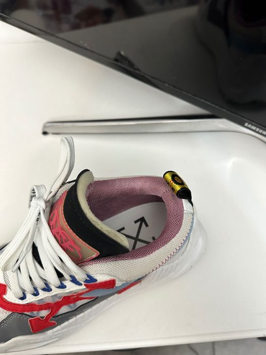 Adidasi off-White odsy-1000