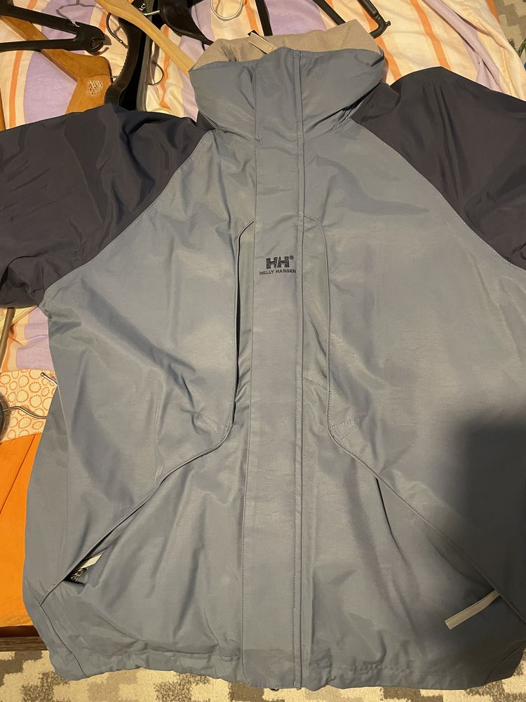 Дебело сноуборд яке Helly Hansen