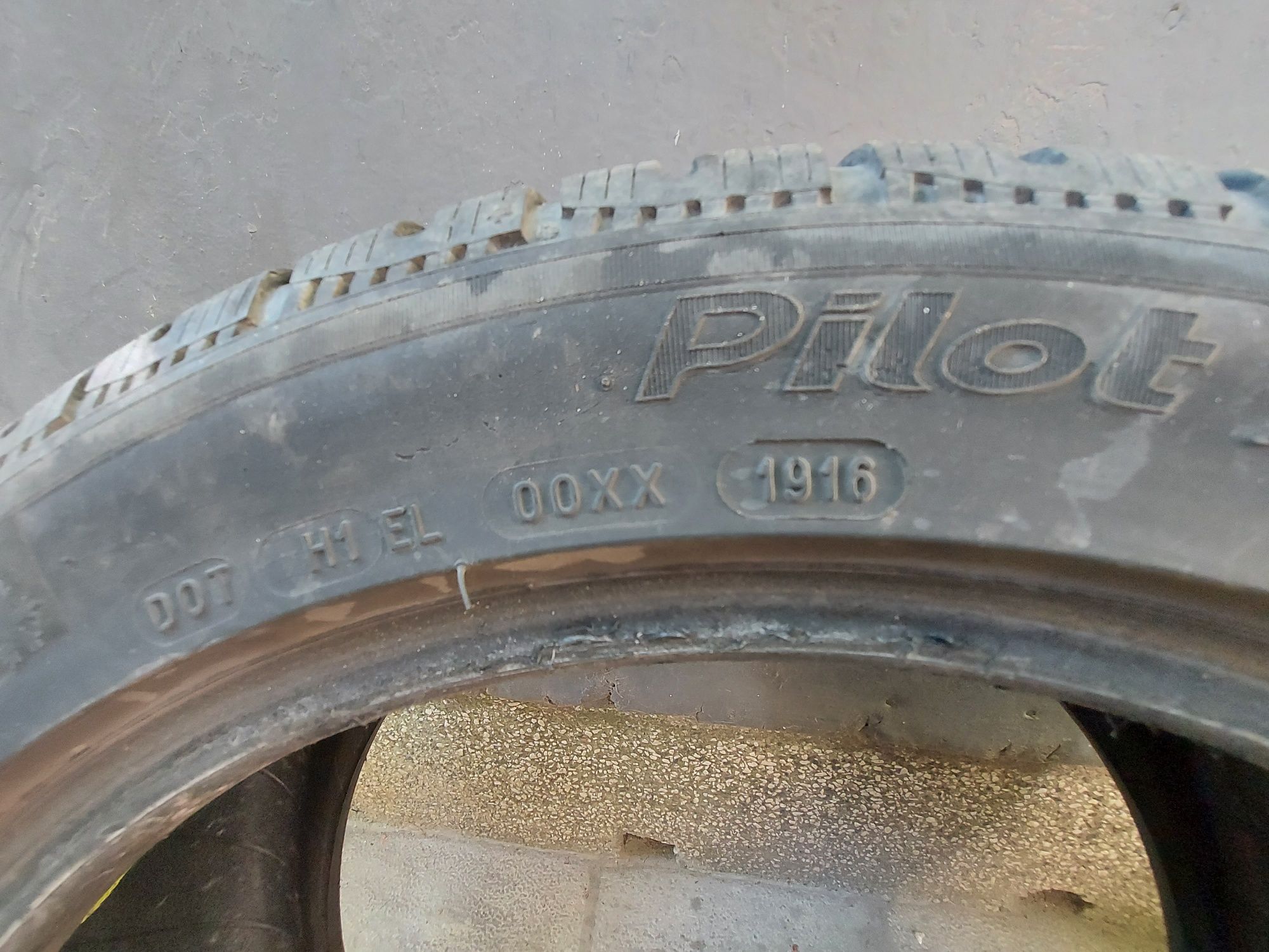235/45/18 зимни Michelin- 4бр