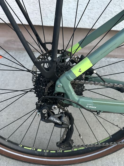 Bicicleta electrica Cube motor Bosch 9 viteze frane disc suspensie