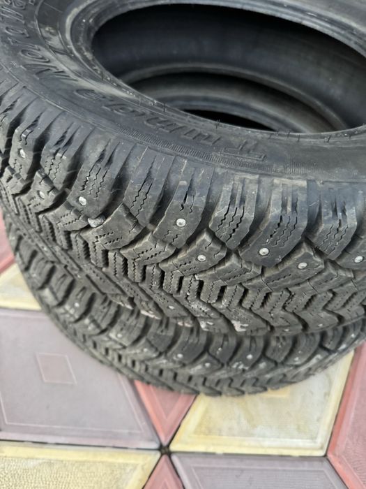 Продам резину зимняя с шипами