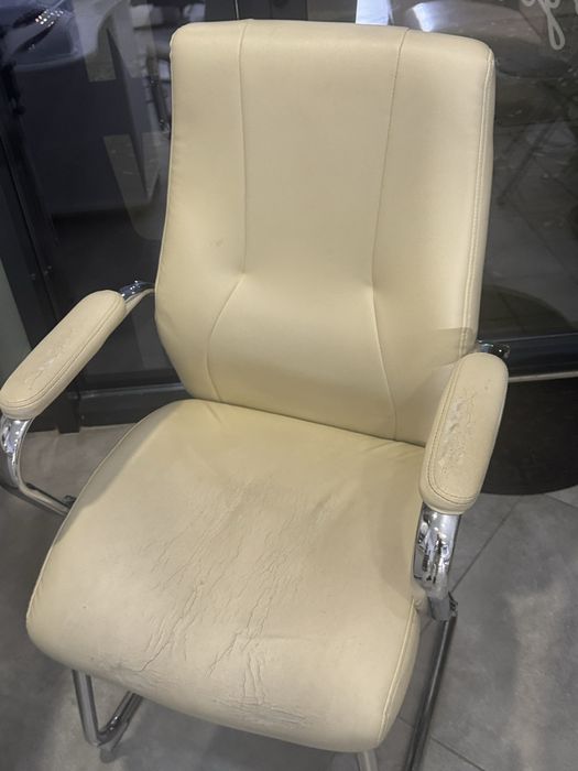 Стол за салон или чакалня