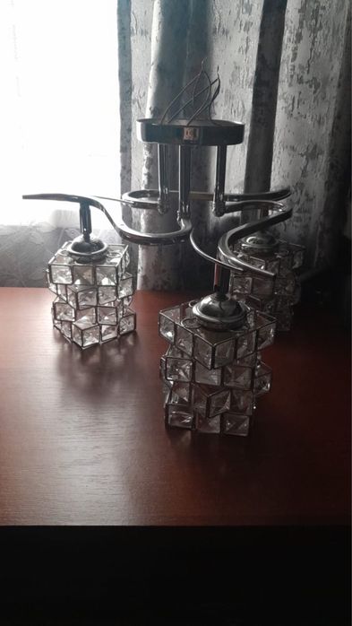 Продам.    люстру  самовывоз
