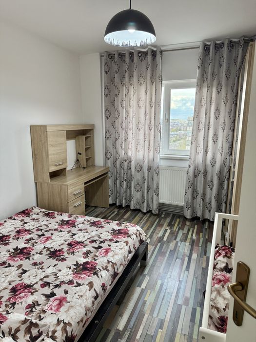 Inchiriez Apartament 4 camere 80 m2 str Aurel Vlaicu nr 38 bl v8 sc 2