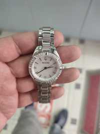 Продаются женские оригинальные новые часы с бриллиантами Bulova