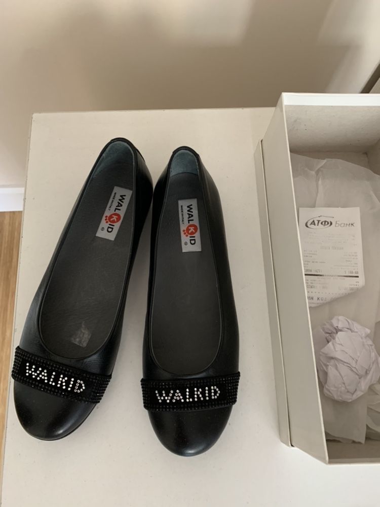 Продам туфли для девочки Walkid. италия