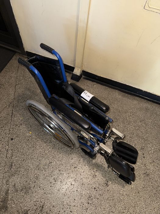 Scaun rulant handicap dizabilitati batrani